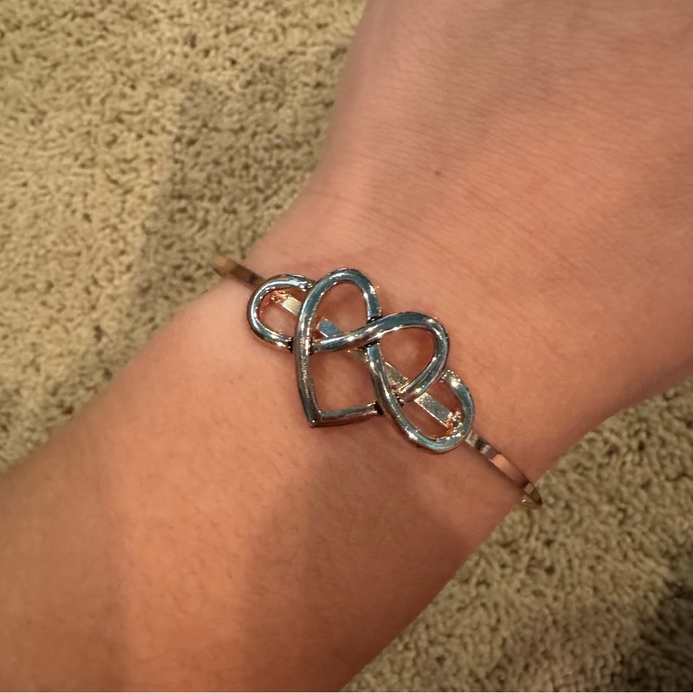 Elegant Rosegold Heart Bracelet